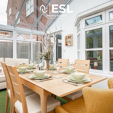 4 Bedroom Townhouse 10Mins Walk From Shrewsbury Town Centre With Parking ภายนอก รูปภาพ