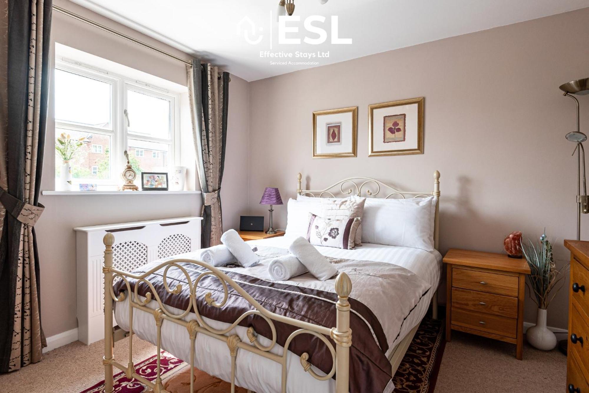 4 Bedroom Townhouse 10Mins Walk From Shrewsbury Town Centre With Parking ภายนอก รูปภาพ